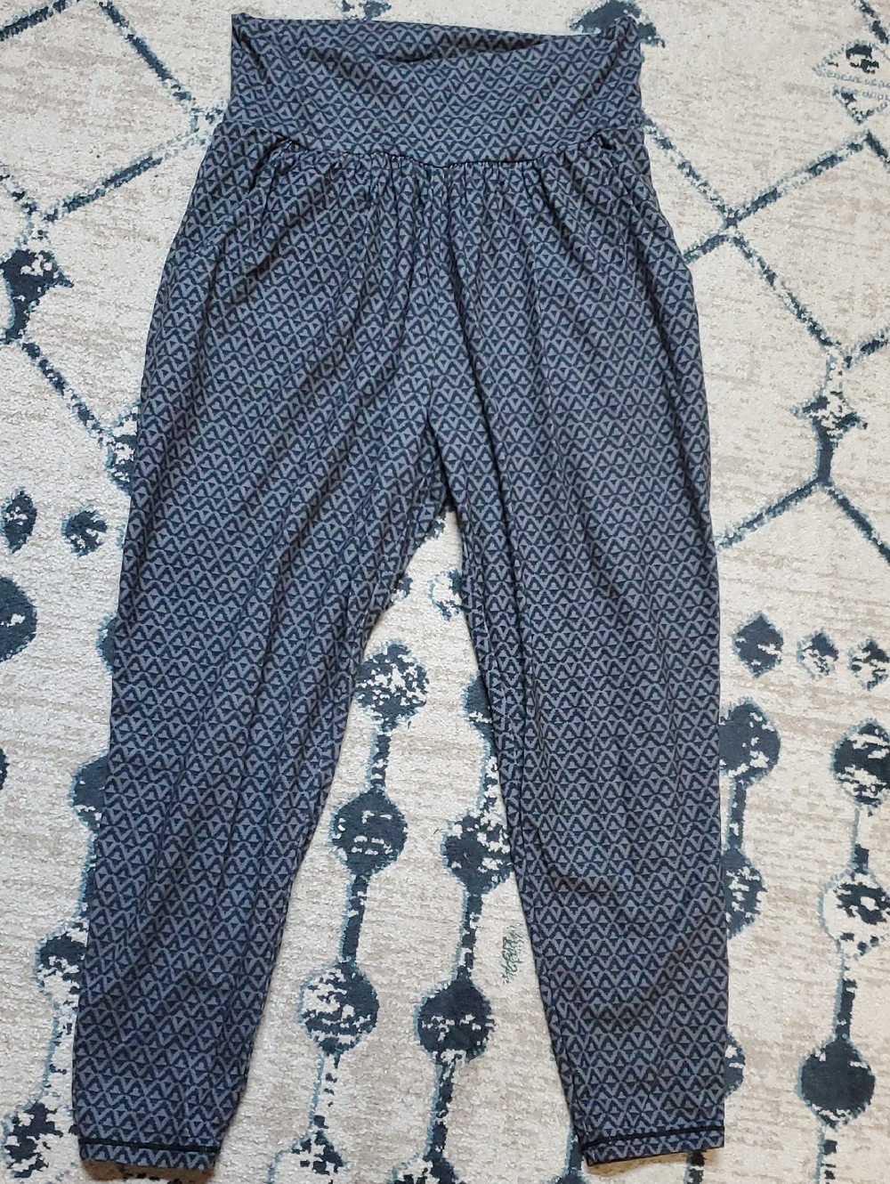 PrAna Black And Grey Geometric High-Waist Joggers